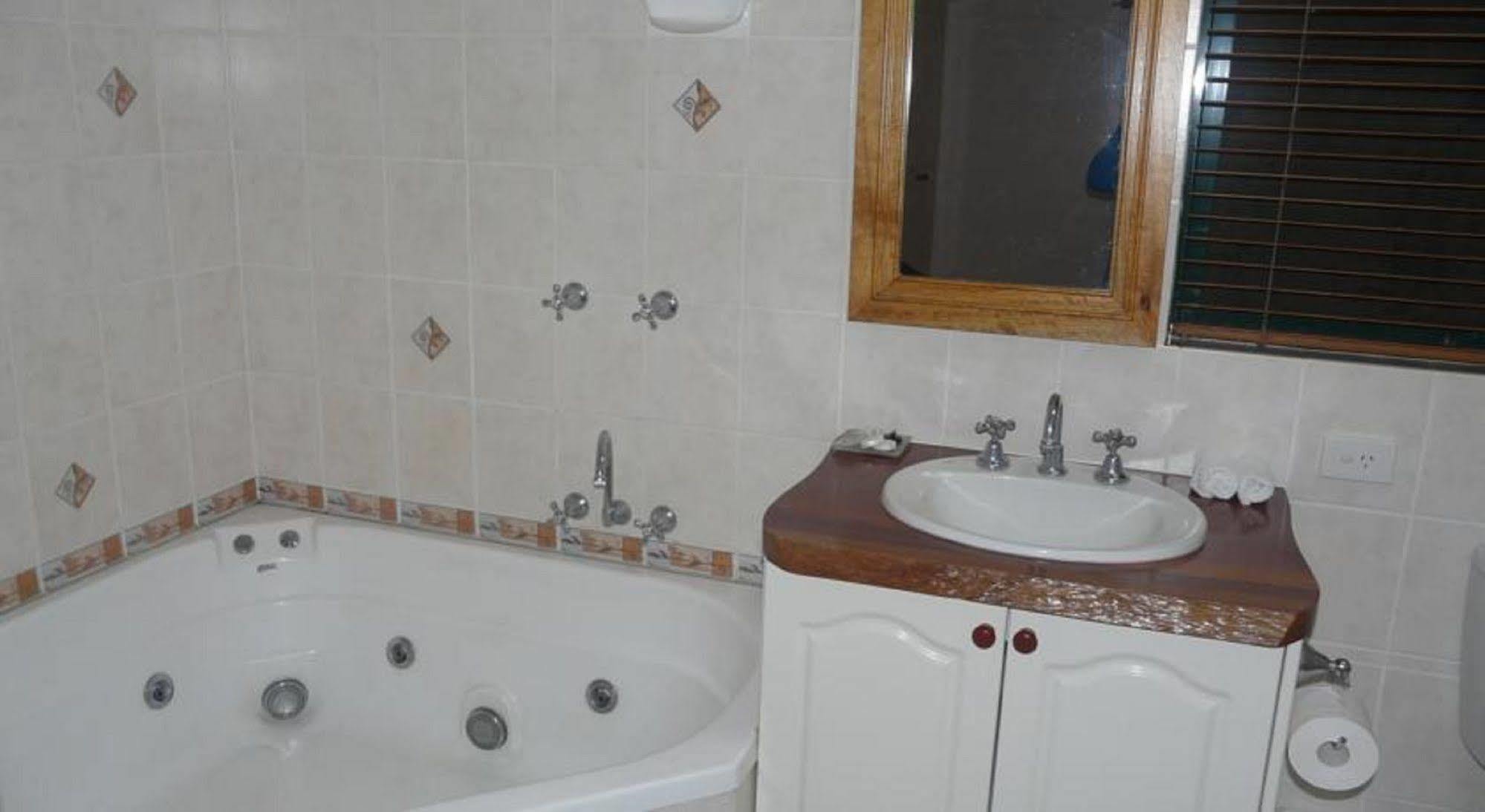 Curtain Fig Motel Yungaburra Εξωτερικό φωτογραφία